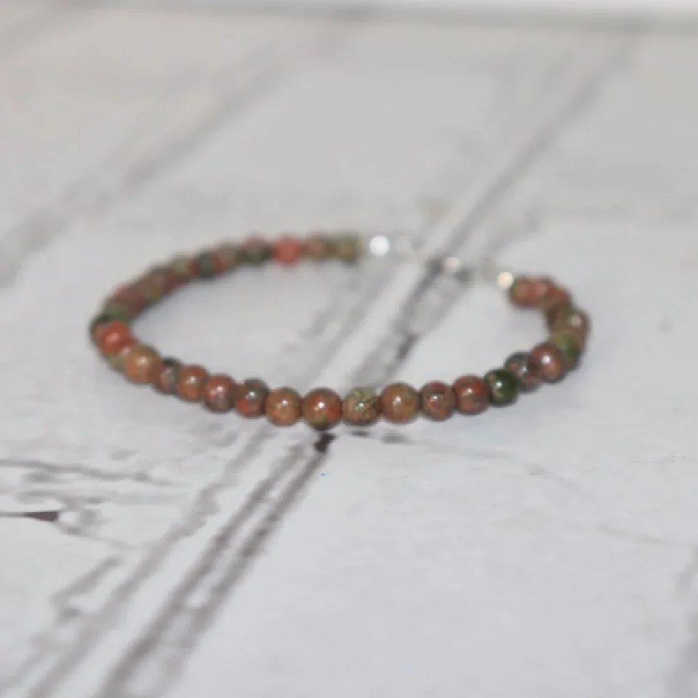 Beautiful NWoT Natural stone and silver Unakite bracelet 7.5